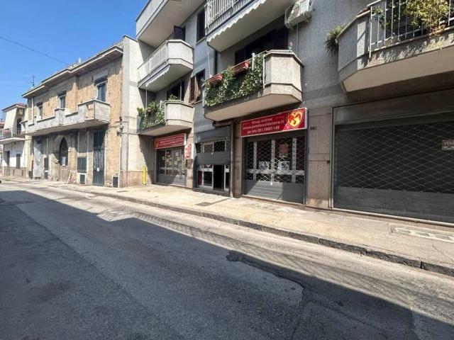 Locale in affitto di 200 m² in Via San Barbato