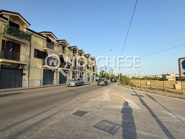 Locale in affitto di 200 m² in Via Picentia, 3