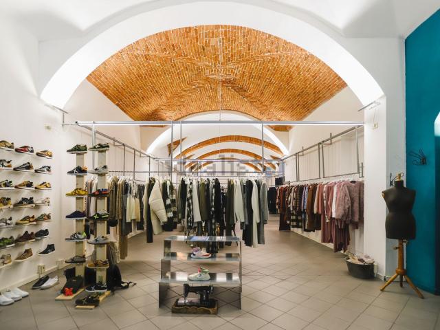 Locale in affitto di 200 m² in Via Quintino Sella, 1
