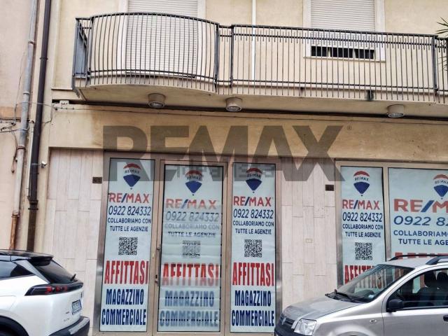 Locale in affitto di 200 m² in Via Roma, 62