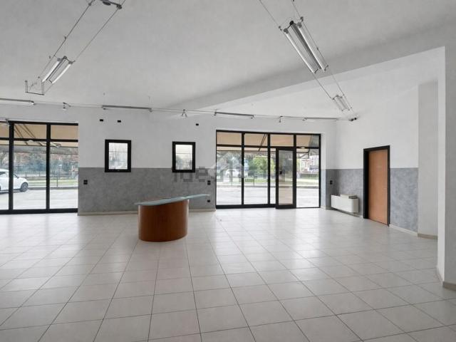 Locale in affitto di 200 m² in Via Tiepolo