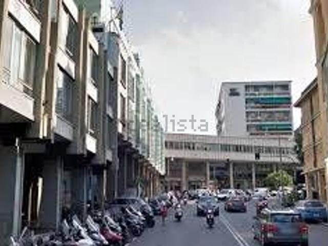 Locale in affitto di 200 m² in Via XII Ottobre, 132