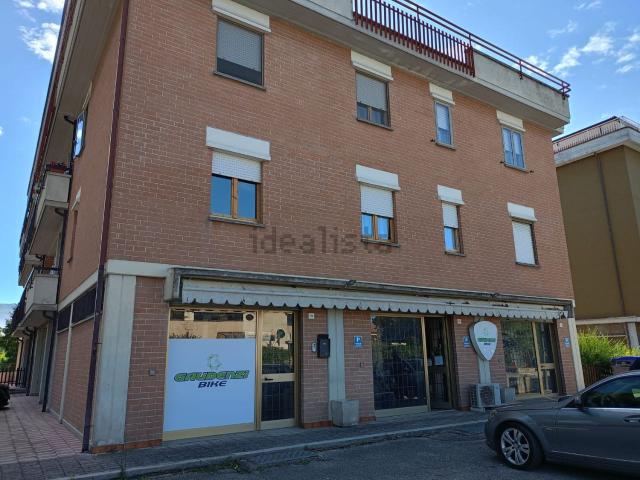 Locale in affitto di 200 m² in Viale Umbria