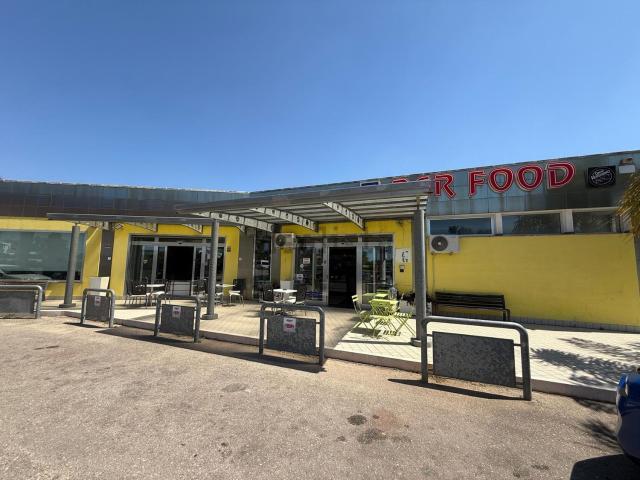 Locale in affitto di 200 m² in Strada Statale 101