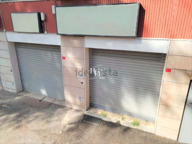 Locale in affitto di 201 m² in Via Adolfo Quintieri