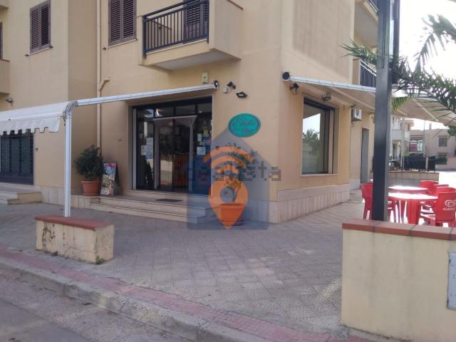 Locale in affitto di 201 m² in Via G. Gentile, 307