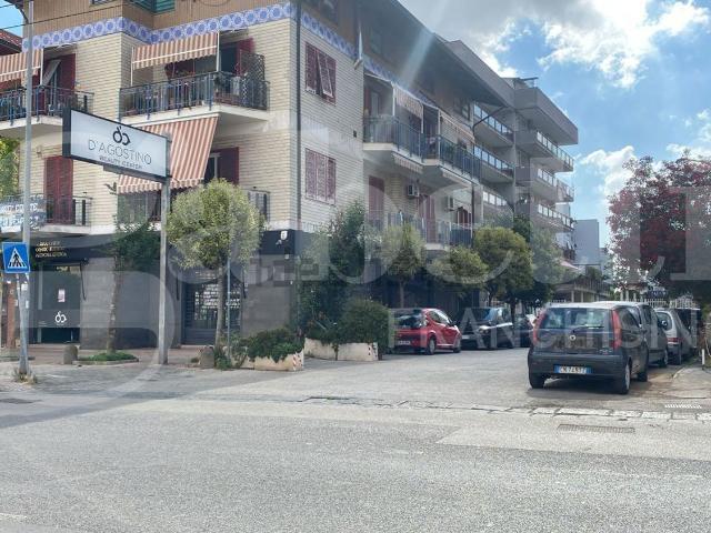 Locale in affitto di 202 m² in Viale John Fitzgerald Kennedy, 49