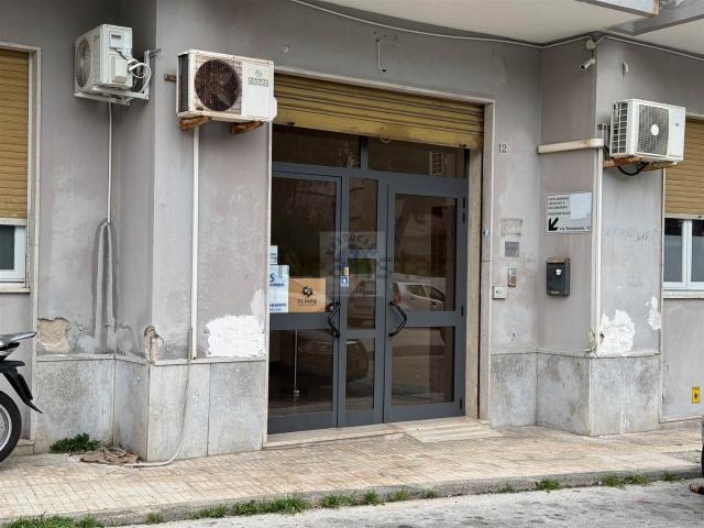 Locale in affitto di 205 m²