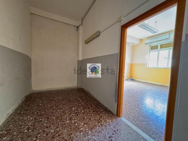 Locale in affitto di 205 m²