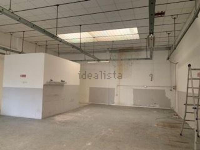 Locale in affitto di 205 m² in Via Anconetana