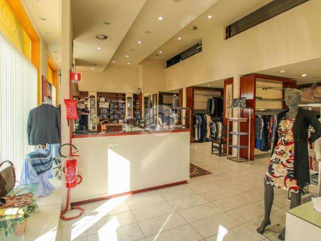 Locale in affitto di 205 m² in Via Achille Grandi, 13