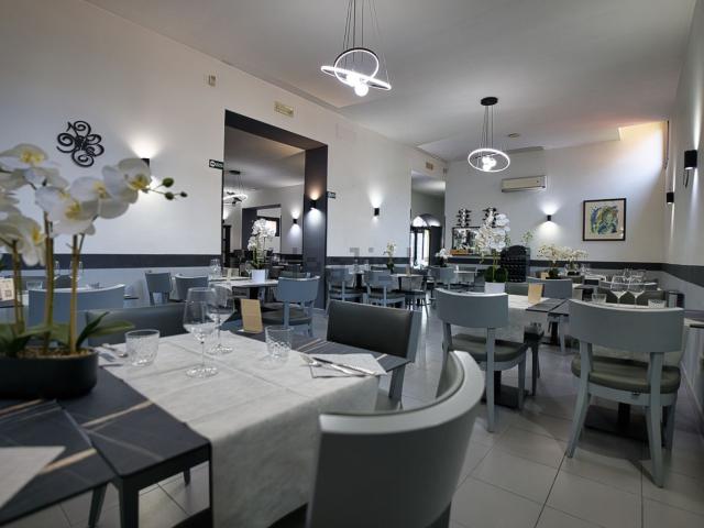 Locale in affitto di 205 m² in Via Adige