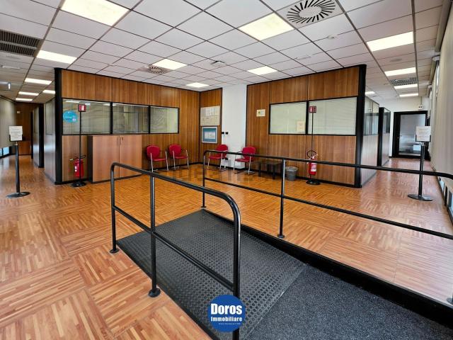 Locale in affitto di 205 m² in Viale Regione Siciliana Sud Est, 406