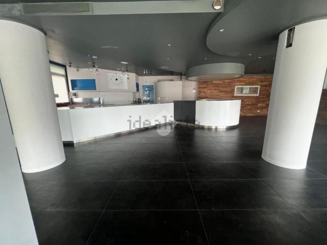 Locale in affitto di 205 m² in Piazza San Nicolò, 13