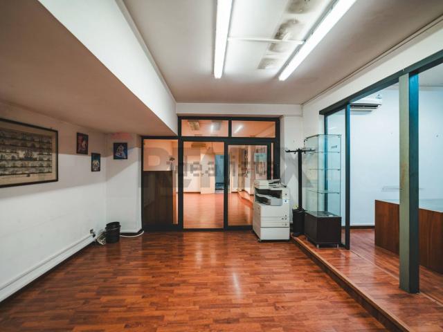 Locale in affitto di 208 m² in Piazza Monte Gennaro, 26