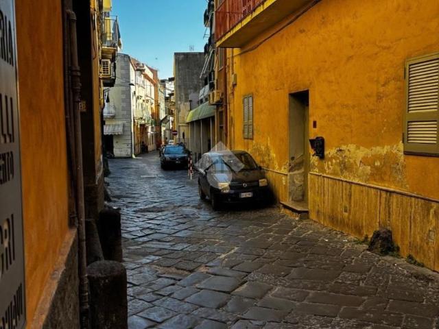 Locale in affitto di 20 m² in Via Annunziata, 66