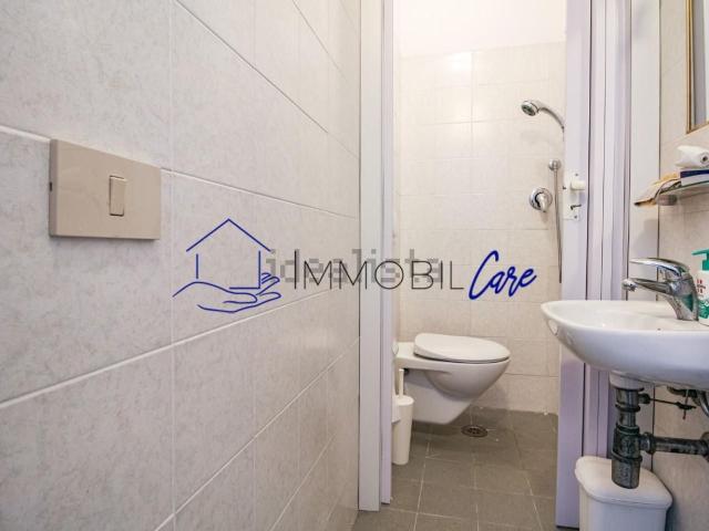 Locale in affitto di 20 m² in Via di Parigi, 6