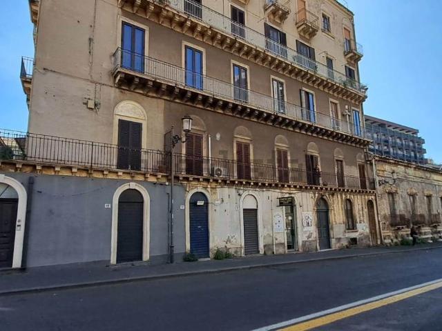 Locale in affitto di 20 m² in Via Etnea, 558