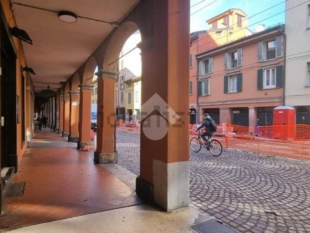 Locale in affitto di 20 m² in Via San Felice, 114