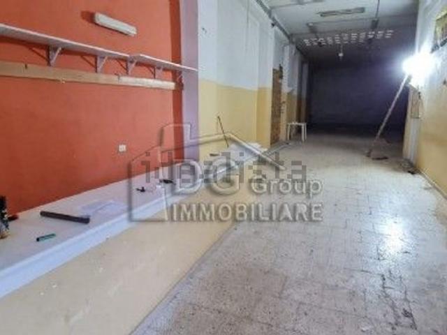 Locale in affitto di 210 m²