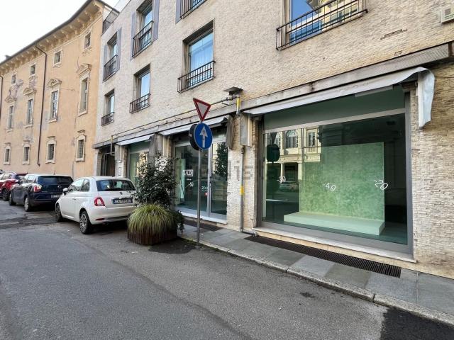 Locale in affitto di 210 m² in Via Fratelli Ponti, 20
