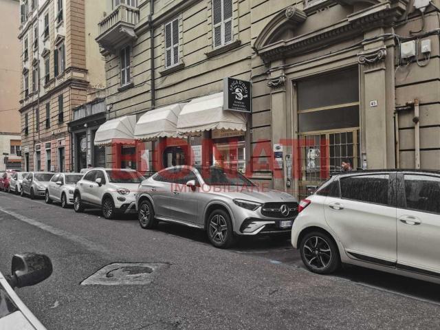 Locale in affitto di 210 m² in Via Napoli, 27