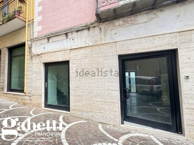 Locale in affitto di 210 m² in Via Roma, 6