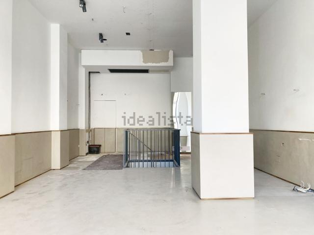 Locale in affitto di 210 m² in Via Torino