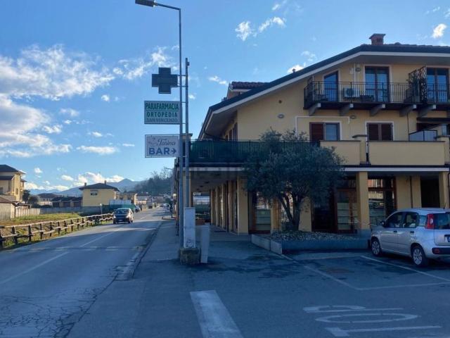 Locale in affitto di 210 m² in Via Valerano