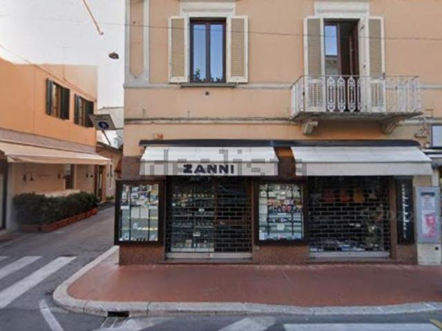 Locale in affitto di 215 m²