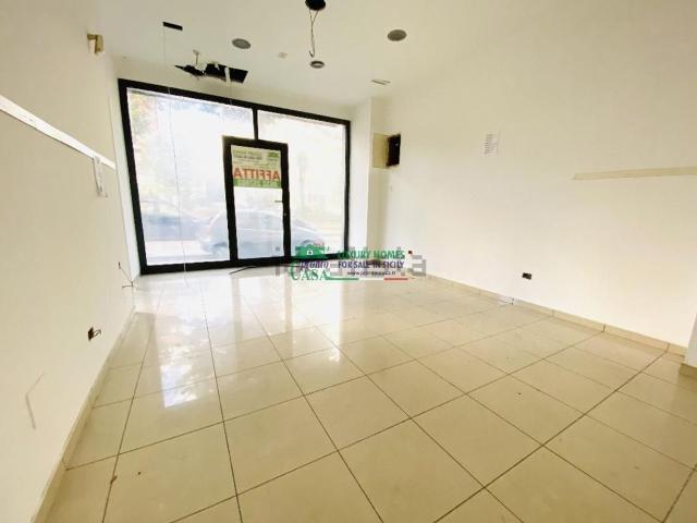 Locale in affitto di 215 m² in Via Dante Alighieri