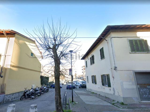 Locale in affitto di 215 m² in Via Vito Frazzi