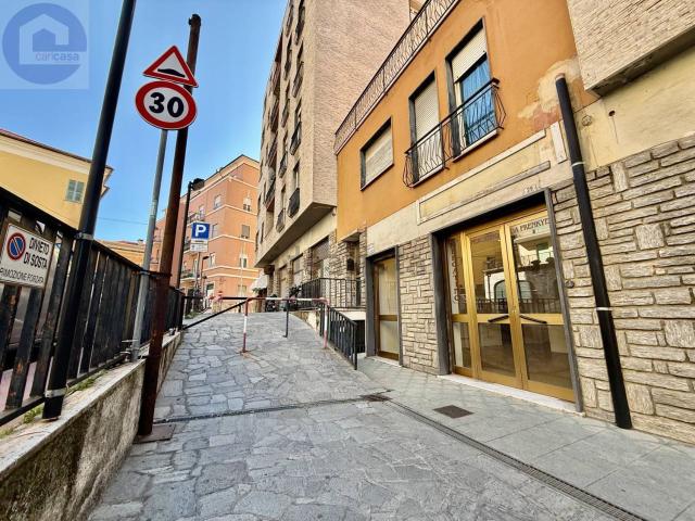 Locale in affitto di 217 m² in Via Martiri della Libertà, 29