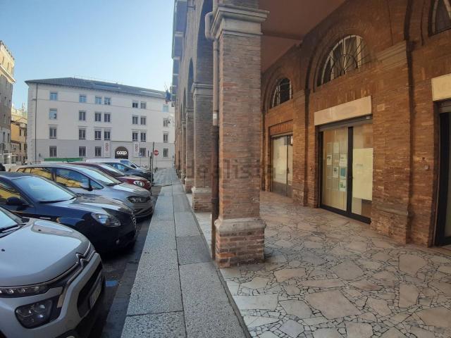 Locale in affitto di 21 m² in Piazza Sacrati