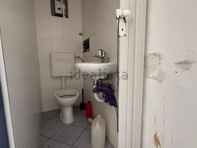 Locale in affitto di 21 m² in Via Diomede Carafa