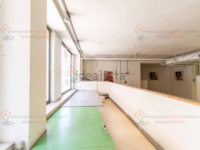Locale in affitto di 2200 m²
