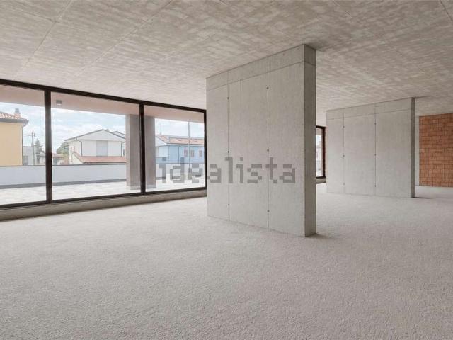 Locale in affitto di 220 m²