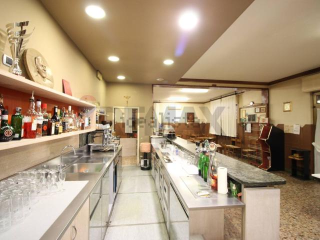 Locale in affitto di 220 m²