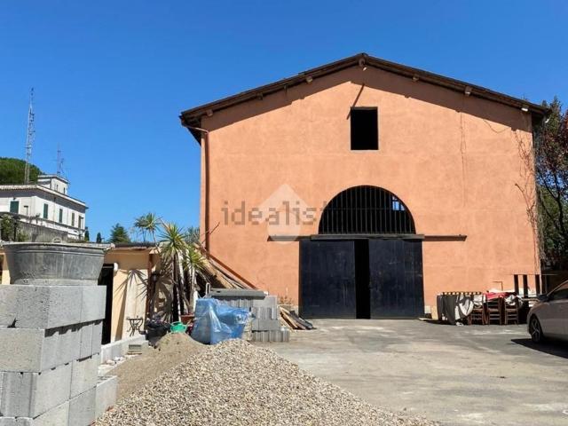 Locale in affitto di 220 m² in Via Casilina, 591