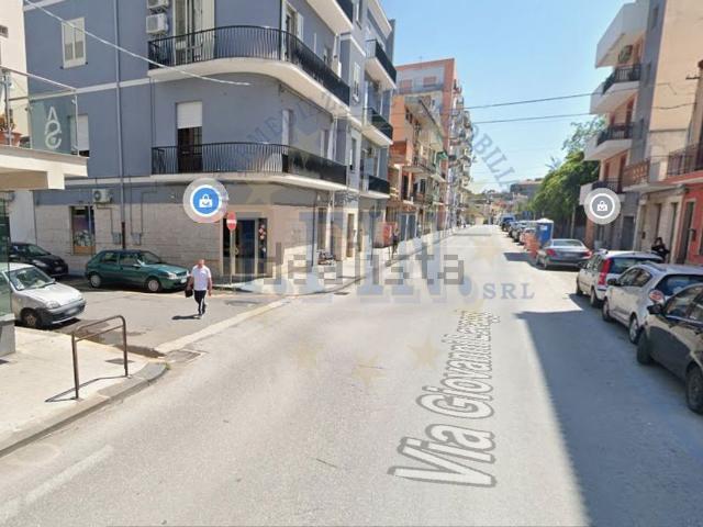 Locale in affitto di 220 m² in Via Giovanni Lavaggi, 101