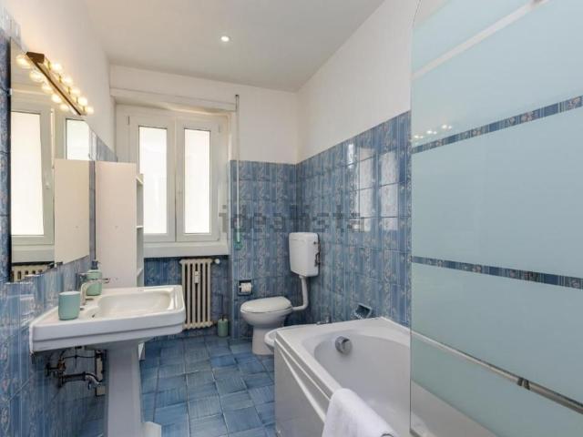 Locale in affitto di 220 m² in Via Gregorio VII, 172