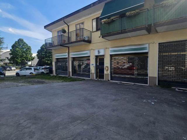 Locale in affitto di 220 m² in Via del Perlar, 25