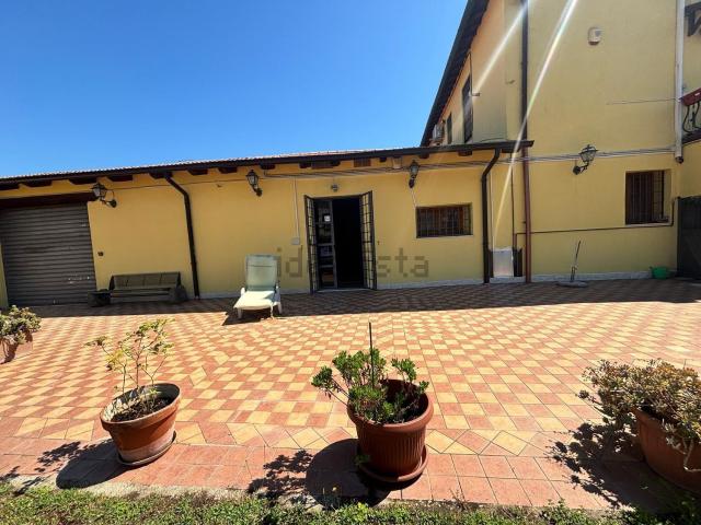 Locale in affitto di 220 m² in Via della Stazione di Ciampino, 186