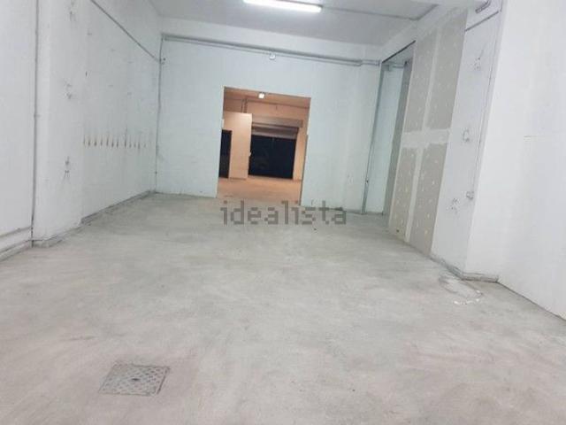 Locale in affitto di 220 m² in Via Masullo, 40
