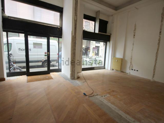 Locale in affitto di 220 m² in Via Santa Tecla
