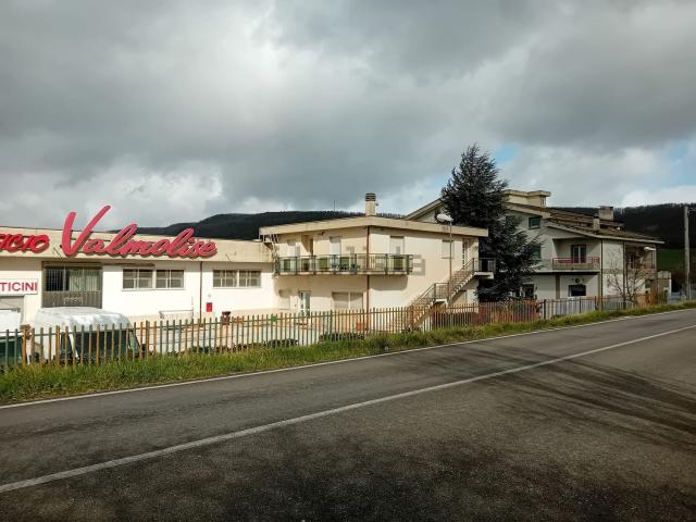 Locale in affitto di 220 m² in Contrada La Caia, 5
