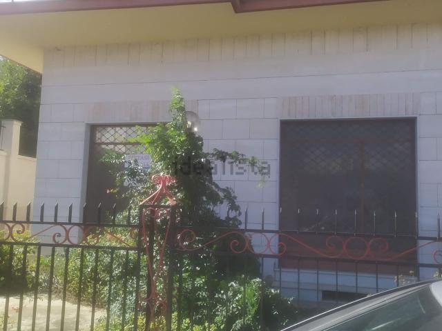 Locale in affitto di 220 m² in Contrada Sant&apos Oronzo