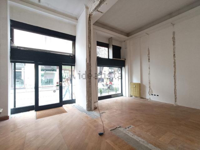 Locale in affitto di 220 m² in Largo Ildefonso Schuster, 1