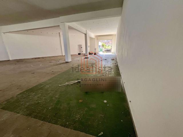 Locale in affitto di 222 m² in Via Terenzio, 78
