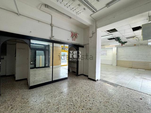 Locale in affitto di 225 m² in Via Pasquale II